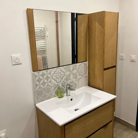 Entier Refait A Neuf Pour Court Sejour דירה